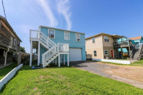 3 Bedroom Home with Backyard Covered Deck Patio and More